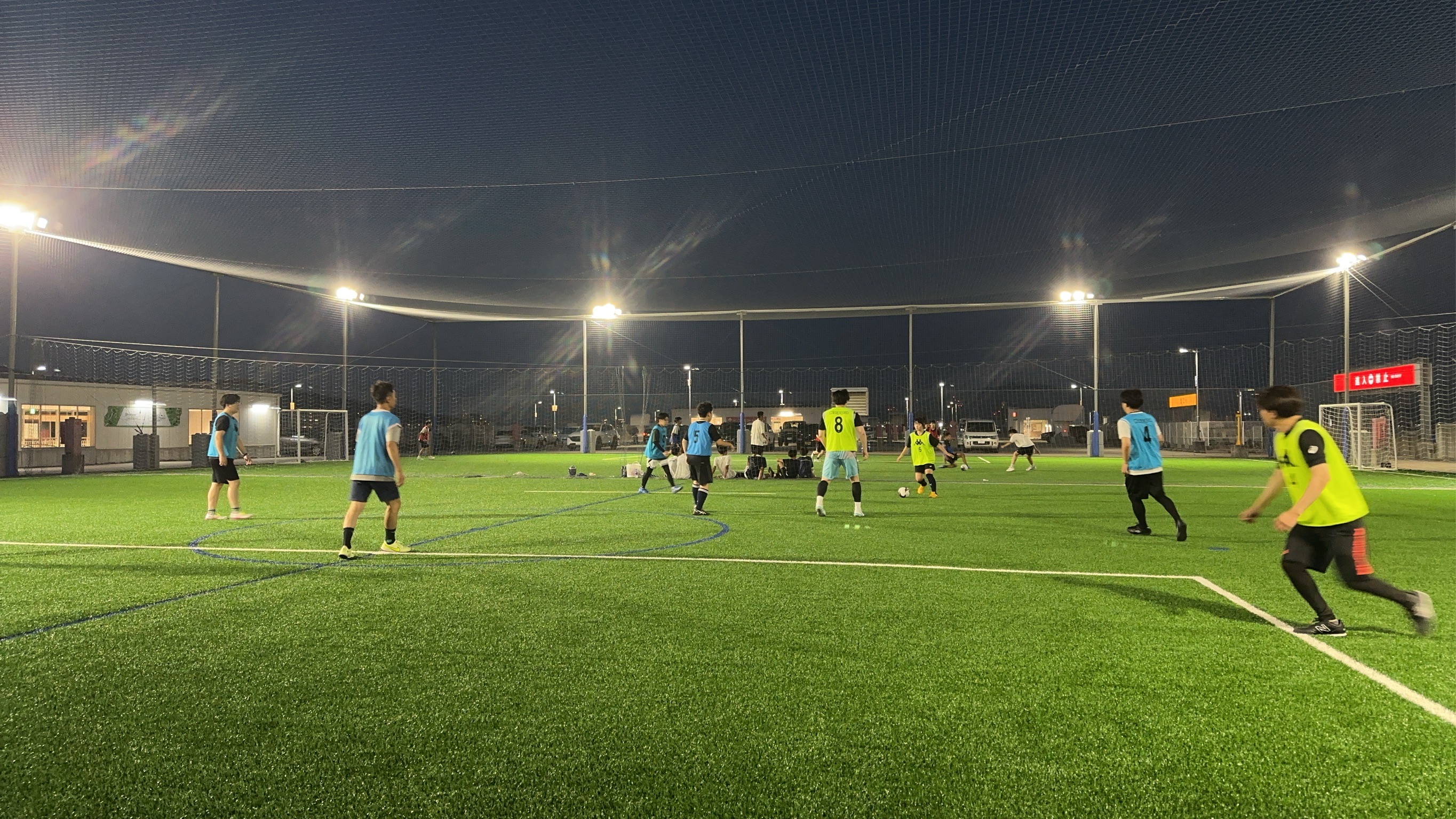 LECT FOOTBALL PARKで行われたナイトフットサルの遠景